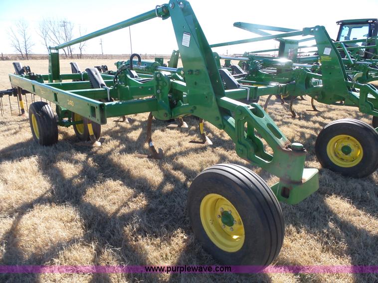 image for item L6215 John Deere 2410 chisel plow