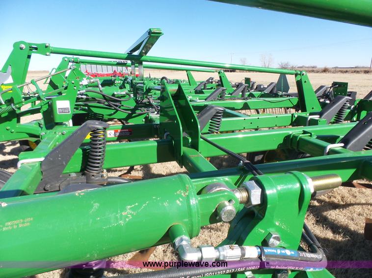 image for item L6215 John Deere 2410 chisel plow