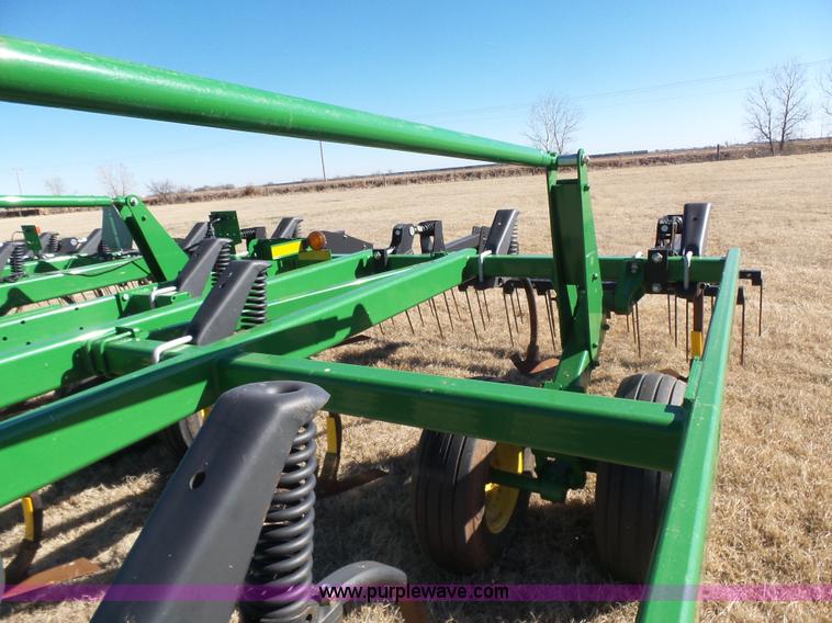 image for item L6215 John Deere 2410 chisel plow