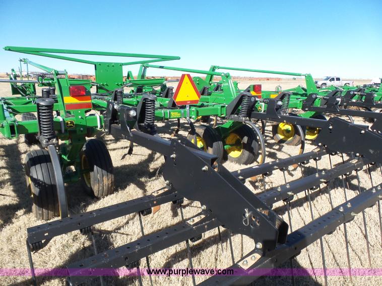 image for item L6215 John Deere 2410 chisel plow