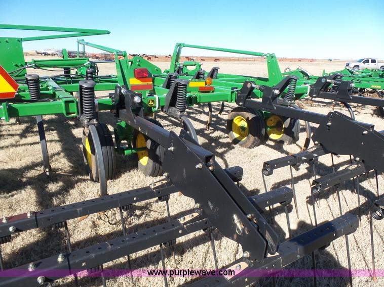 image for item L6215 John Deere 2410 chisel plow