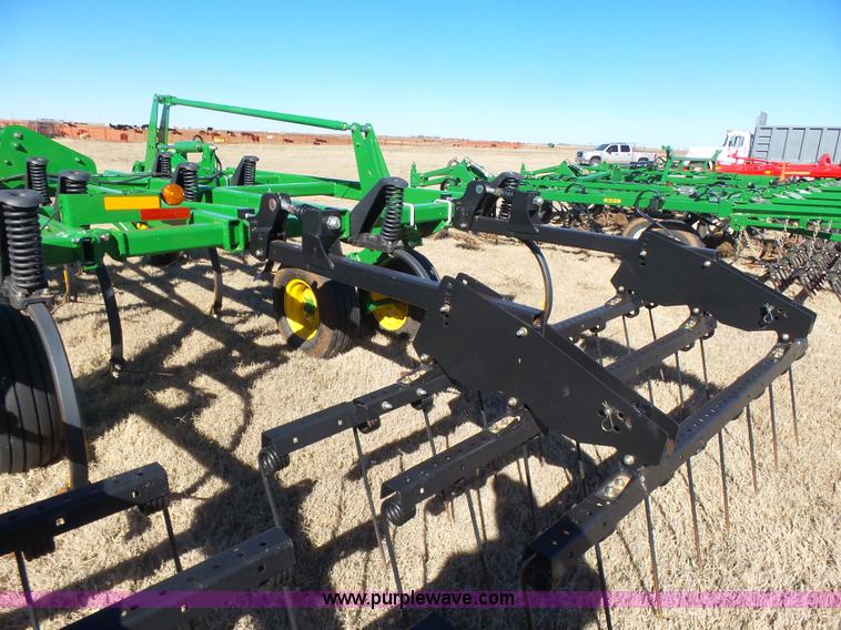 image for item L6215 John Deere 2410 chisel plow