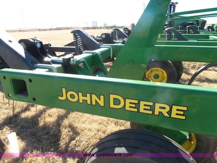 image for item L6215 John Deere 2410 chisel plow