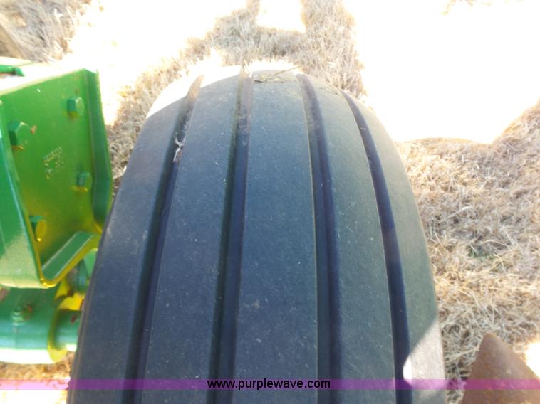 image for item L6215 John Deere 2410 chisel plow