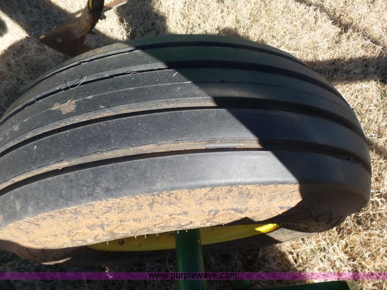 image for item L6215 John Deere 2410 chisel plow