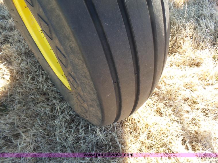 image for item L6215 John Deere 2410 chisel plow