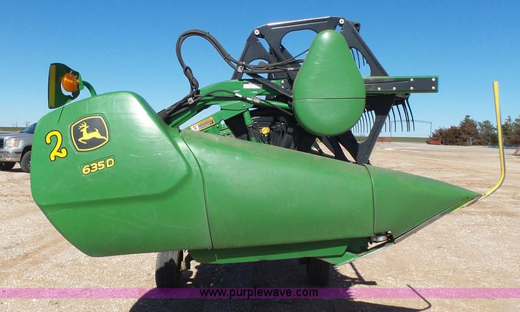 image for item L6220 2010 John Deere 635D draper head