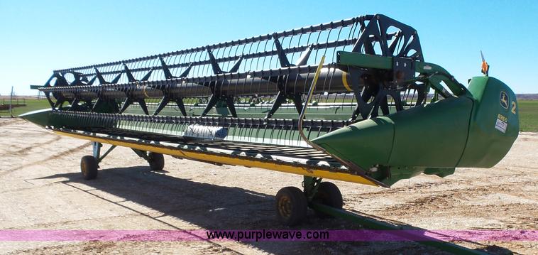image for item L6220 2010 John Deere 635D draper head