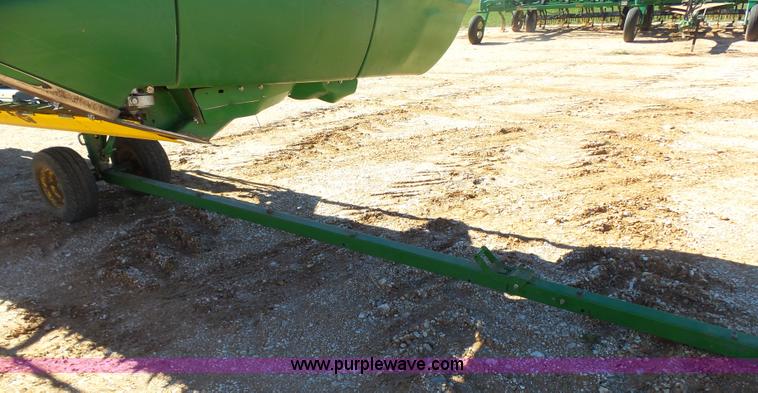 image for item L6220 2010 John Deere 635D draper head