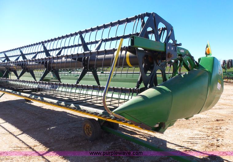 image for item L6220 2010 John Deere 635D draper head