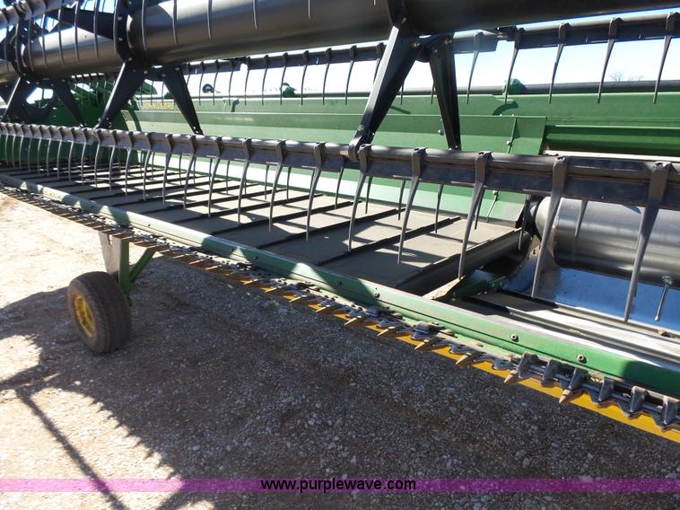 image for item L6220 2010 John Deere 635D draper head