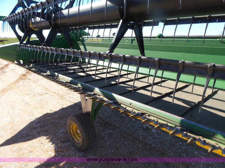 image for item L6220 2010 John Deere 635D draper head