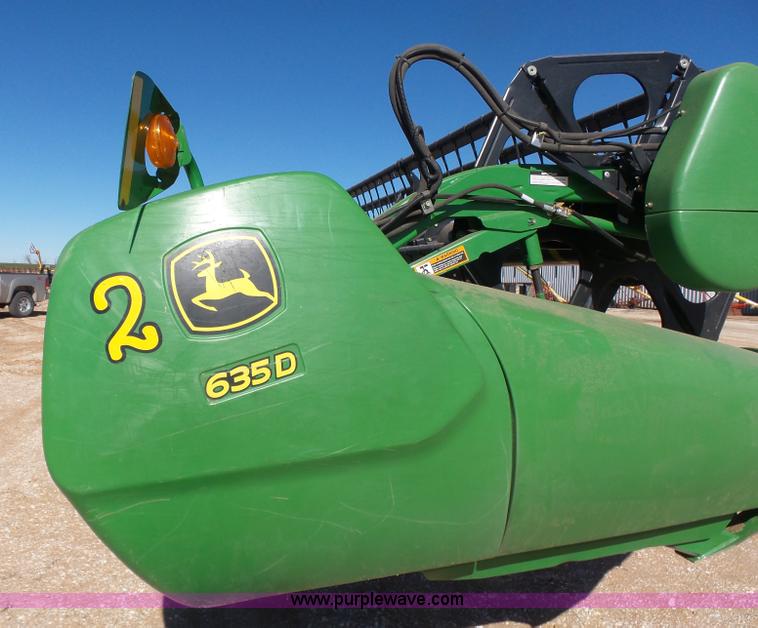 image for item L6220 2010 John Deere 635D draper head