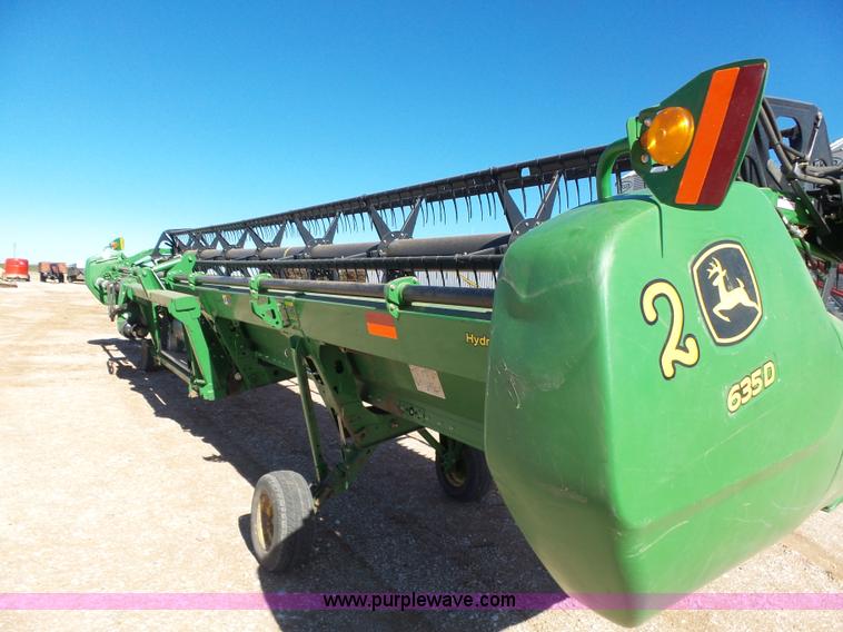 image for item L6220 2010 John Deere 635D draper head