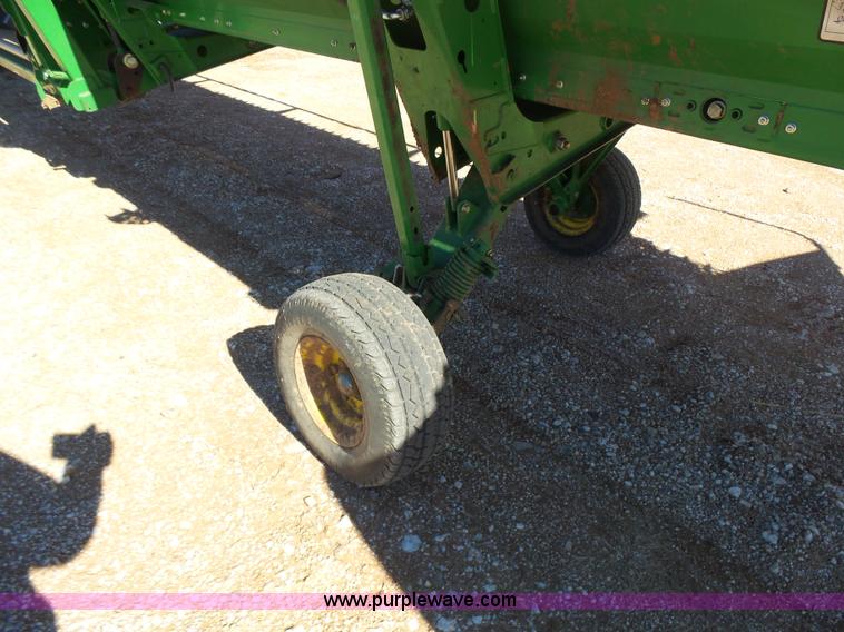 image for item L6220 2010 John Deere 635D draper head