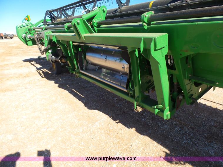 image for item L6220 2010 John Deere 635D draper head