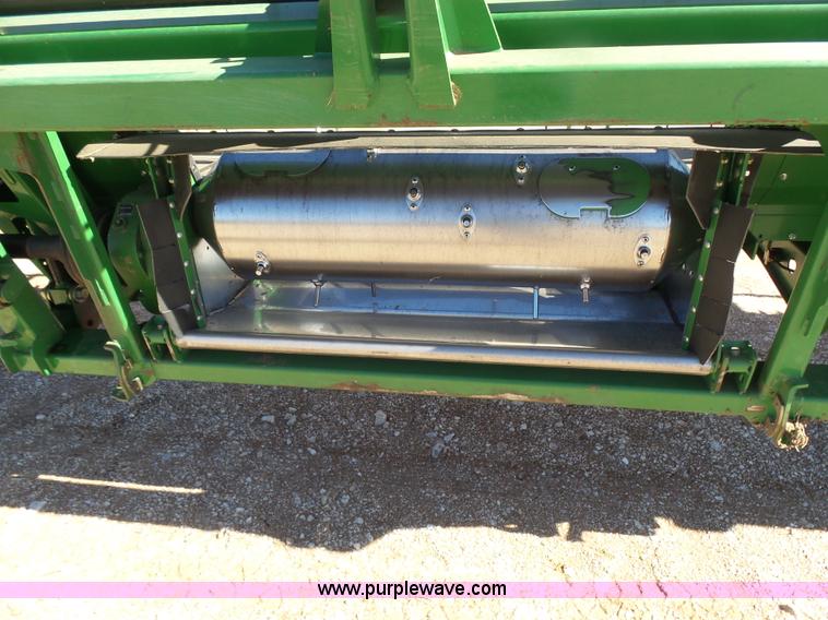 image for item L6220 2010 John Deere 635D draper head