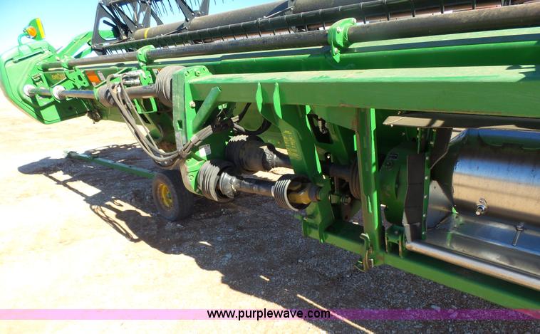 image for item L6220 2010 John Deere 635D draper head