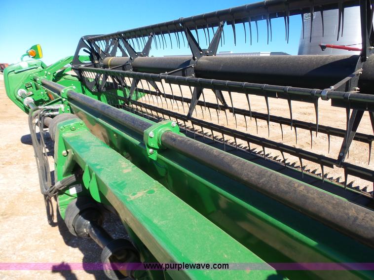 image for item L6220 2010 John Deere 635D draper head