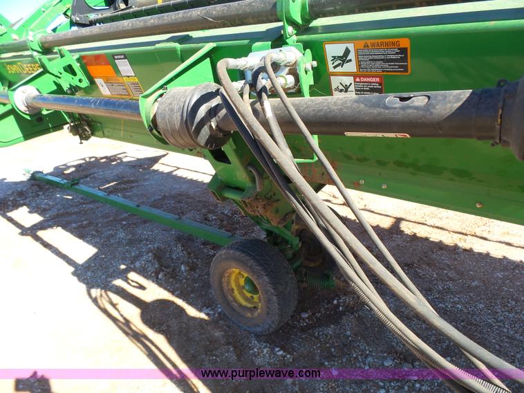 image for item L6220 2010 John Deere 635D draper head
