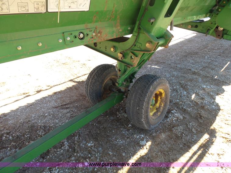image for item L6220 2010 John Deere 635D draper head