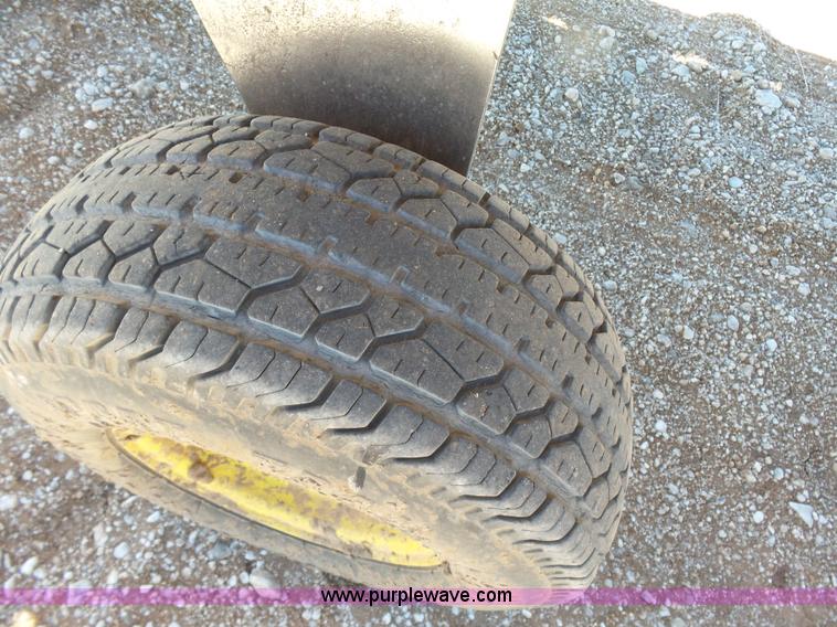 image for item L6220 2010 John Deere 635D draper head