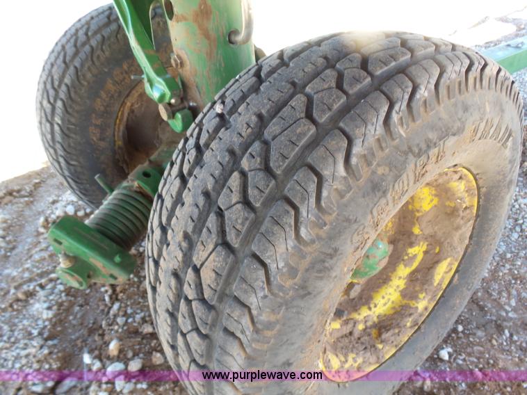 image for item L6220 2010 John Deere 635D draper head