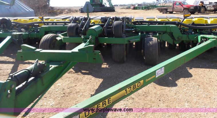 image for item L6236 John Deere 1780 Conservation 16/31 split-row planter
