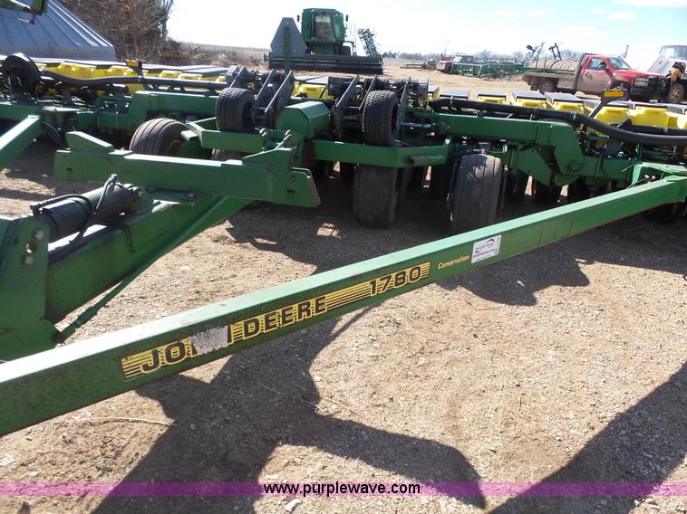image for item L6236 John Deere 1780 Conservation 16/31 split-row planter