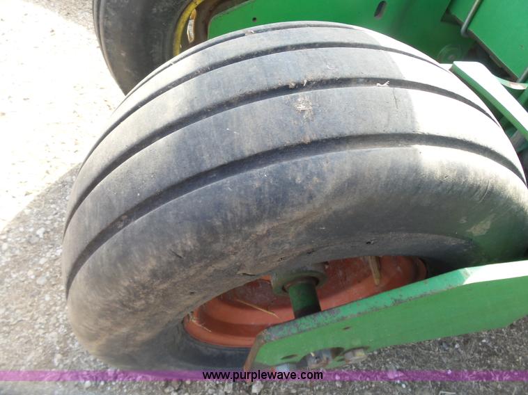 image for item L6236 John Deere 1780 Conservation 16/31 split-row planter