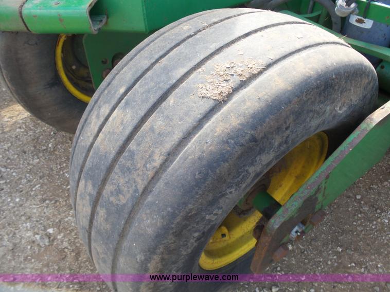 image for item L6236 John Deere 1780 Conservation 16/31 split-row planter
