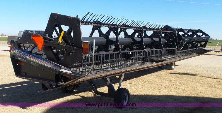 image for item L6243 2004 MacDon 973 Harvest draper head