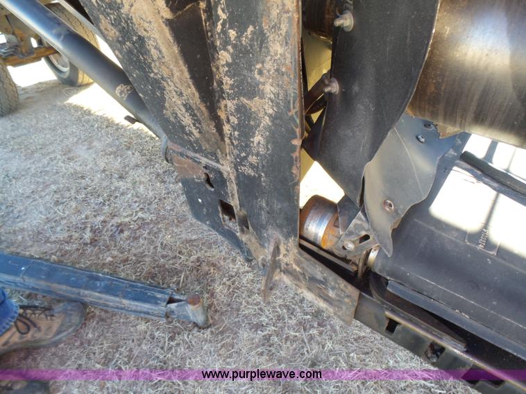 image for item L6243 2004 MacDon 973 Harvest draper head