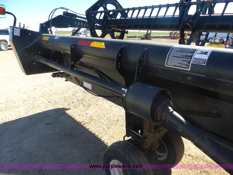 image for item L6243 2004 MacDon 973 Harvest draper head