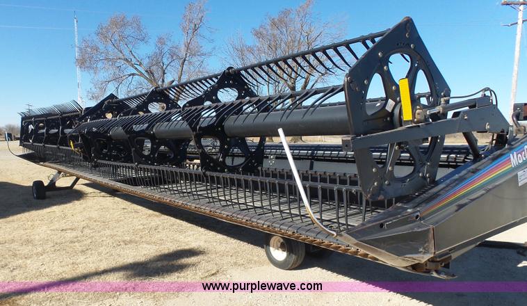 image for item L6243 2004 MacDon 973 Harvest draper head