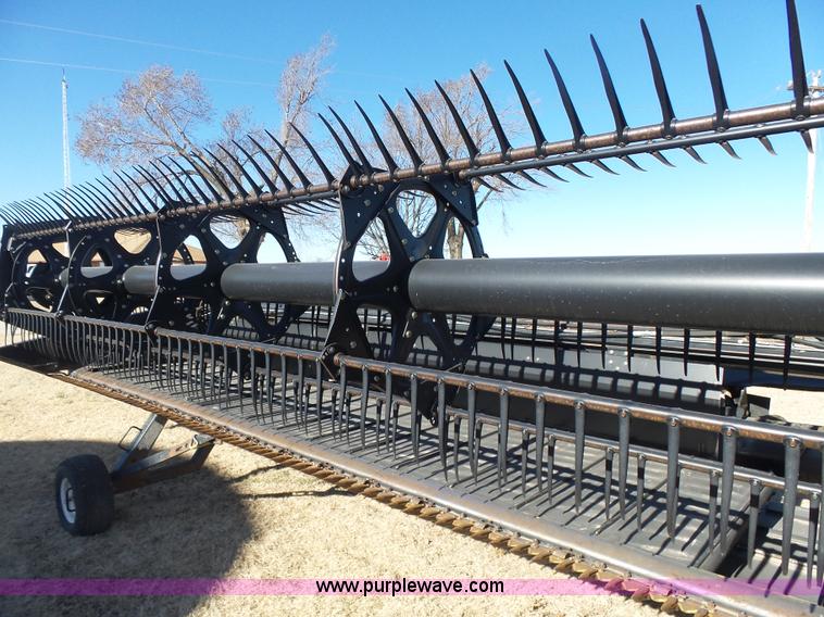 image for item L6243 2004 MacDon 973 Harvest draper head