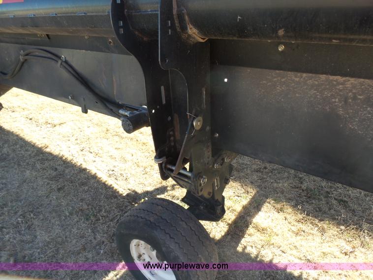 image for item L6243 2004 MacDon 973 Harvest draper head