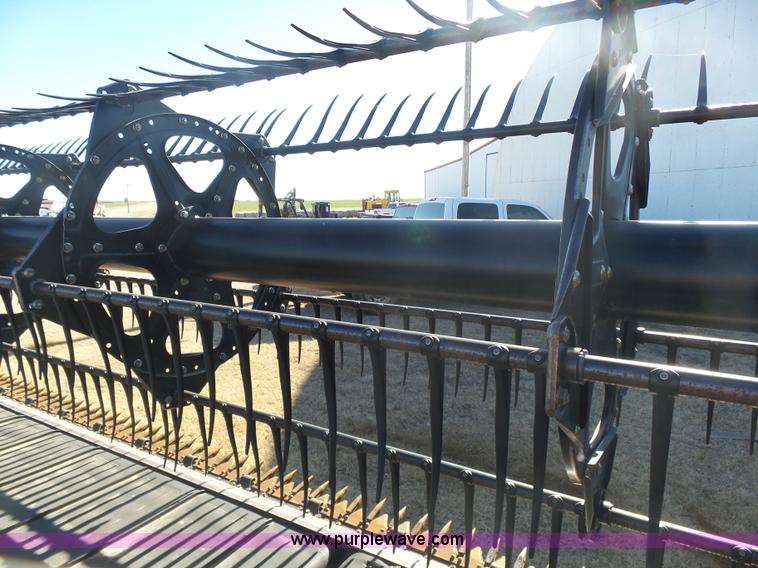 image for item L6243 2004 MacDon 973 Harvest draper head