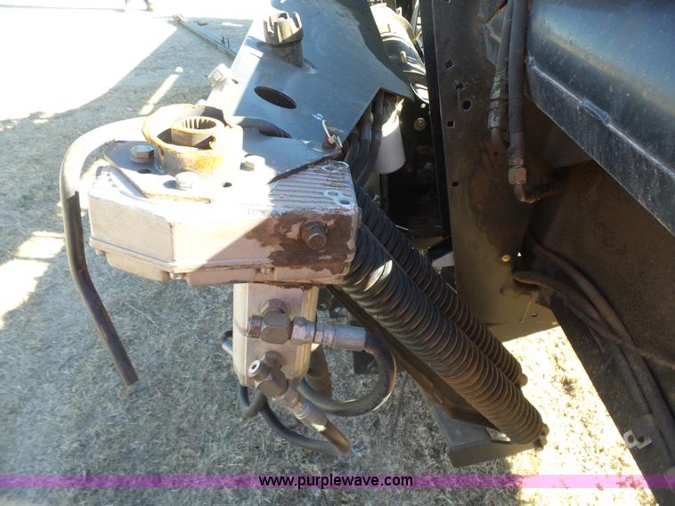 image for item L6243 2004 MacDon 973 Harvest draper head