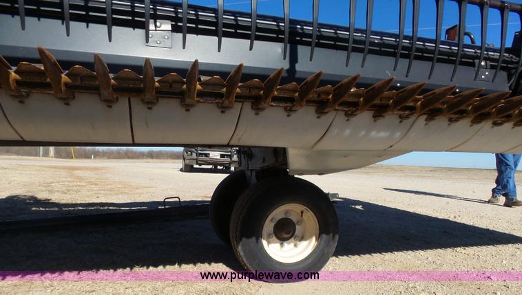 image for item L6243 2004 MacDon 973 Harvest draper head