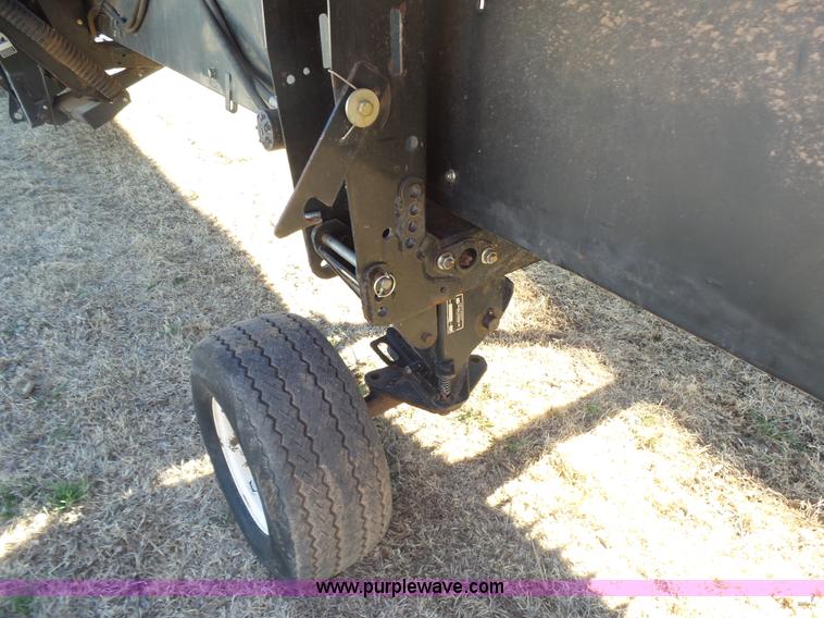 image for item L6243 2004 MacDon 973 Harvest draper head