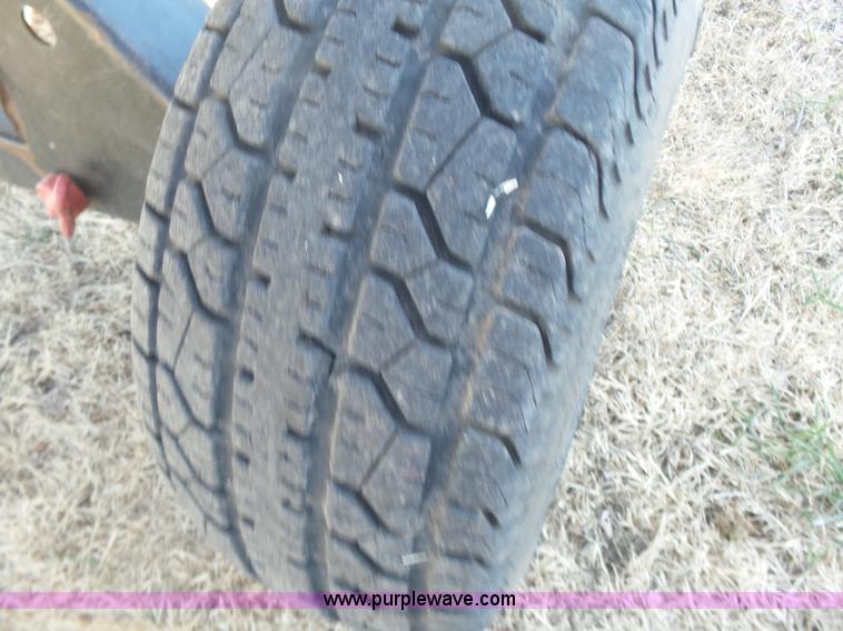 image for item L6243 2004 MacDon 973 Harvest draper head