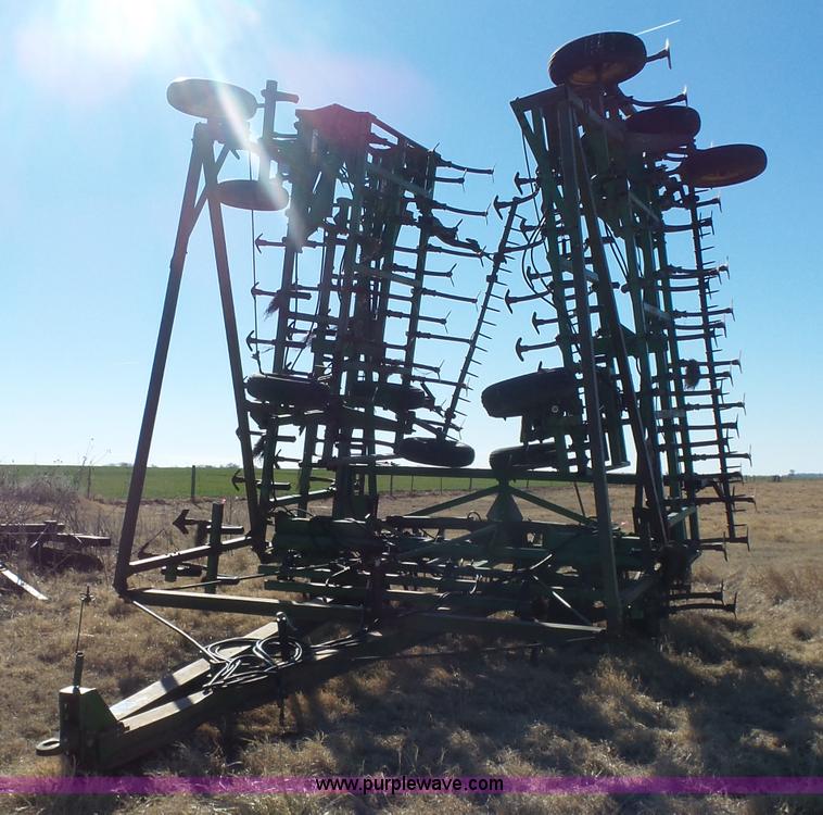 image for item L6244 John Deere 1060 field cultivator