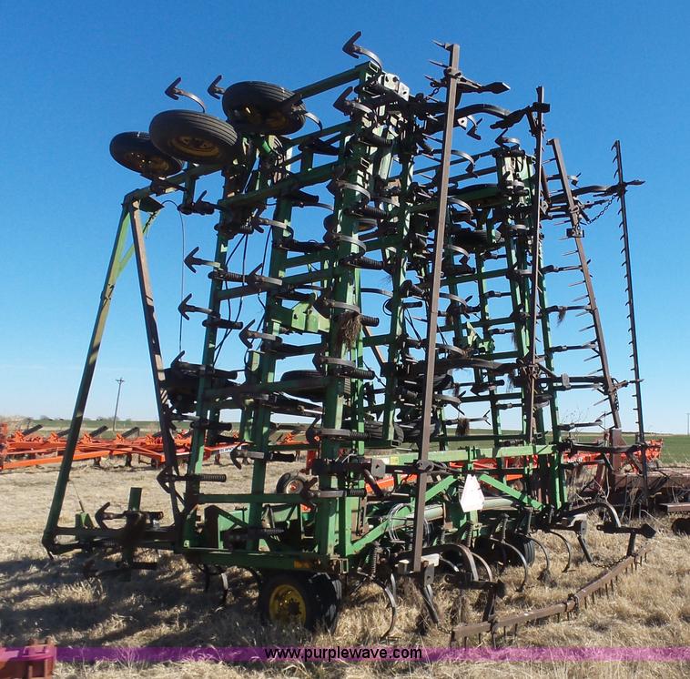 image for item L6244 John Deere 1060 field cultivator