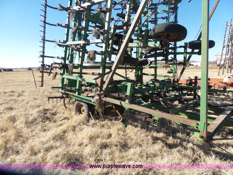 image for item L6244 John Deere 1060 field cultivator