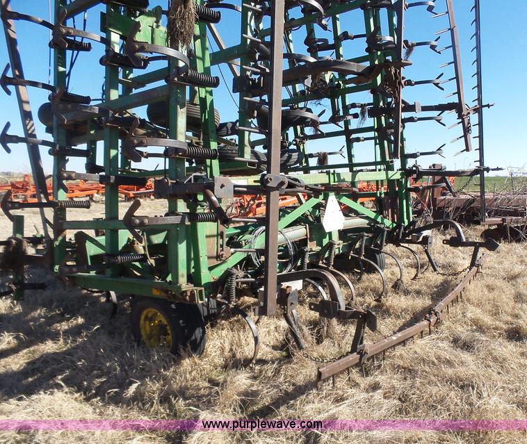 image for item L6244 John Deere 1060 field cultivator
