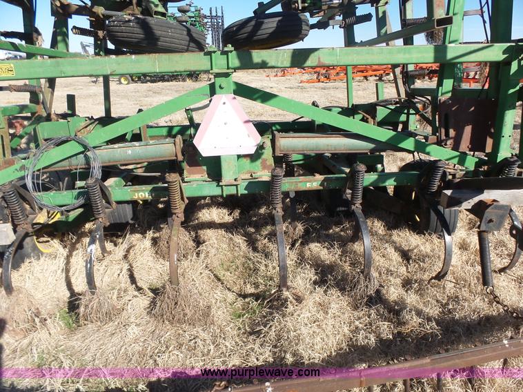 image for item L6244 John Deere 1060 field cultivator