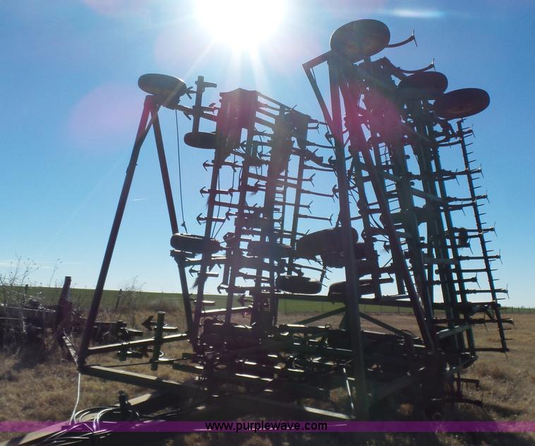 image for item L6244 John Deere 1060 field cultivator