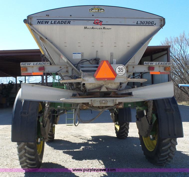 image for item L6253 2004 John Deere 4920 self-propelled applicator