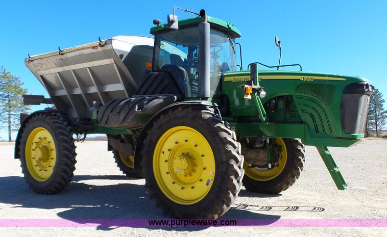 image for item L6253 2004 John Deere 4920 self-propelled applicator